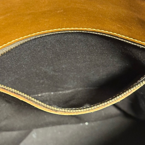 Louis Vuitton, French company monogram bucket bag - Picture 9 of 11